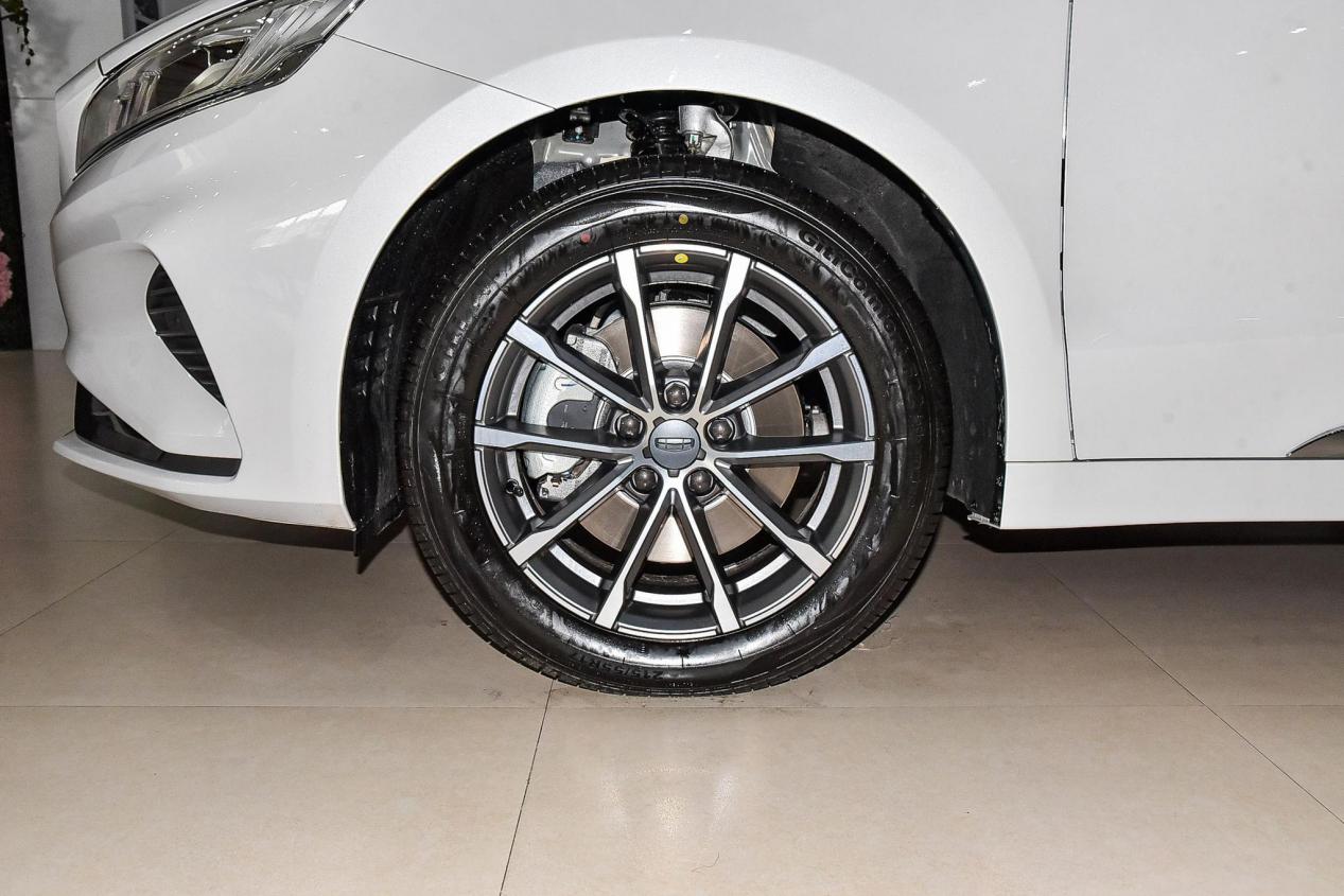 吉利最美国产车,吉利博瑞国产豪车