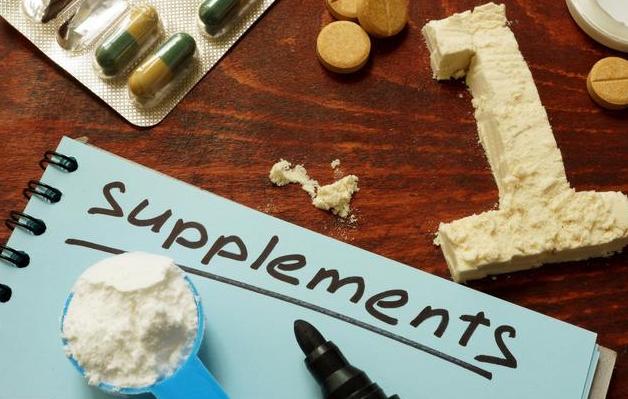 蛋白粉和鸡蛋白哪个减脂好,减脂期什么时间喝蛋白粉最合适