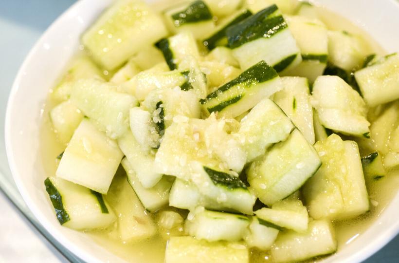 减脂晚上10点饿怎么办,晚上10点多饿了能不能吃饭