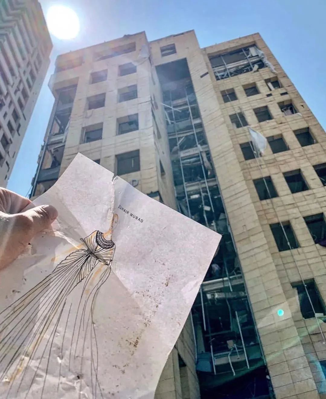 黎巴嫩爆炸发生后，巩俐章子怡的挚爱无声落泪……