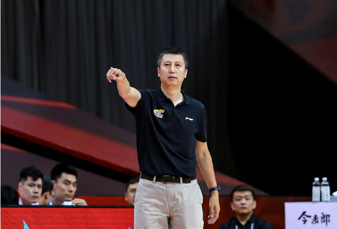 曝郭士强正式下课！杨鸣接手帅位，辽篮球迷彻夜未眠：老叔保重