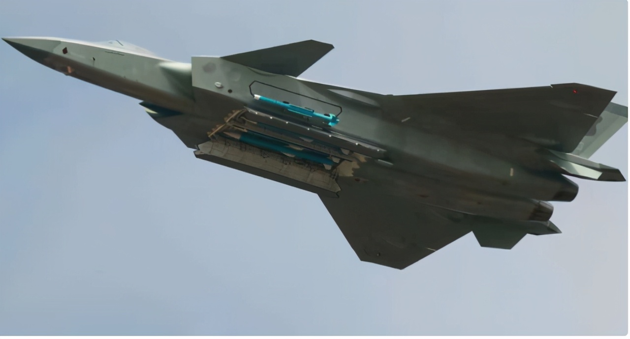 歼20有没有必要买苏57,中国歼20反制轰炸机