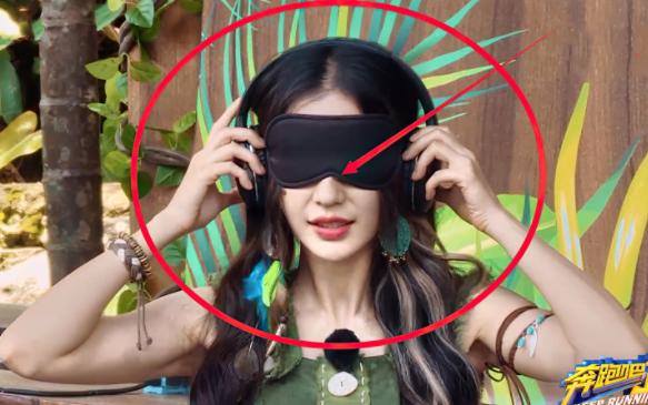 baby戴眼罩,baby鼻梁变化