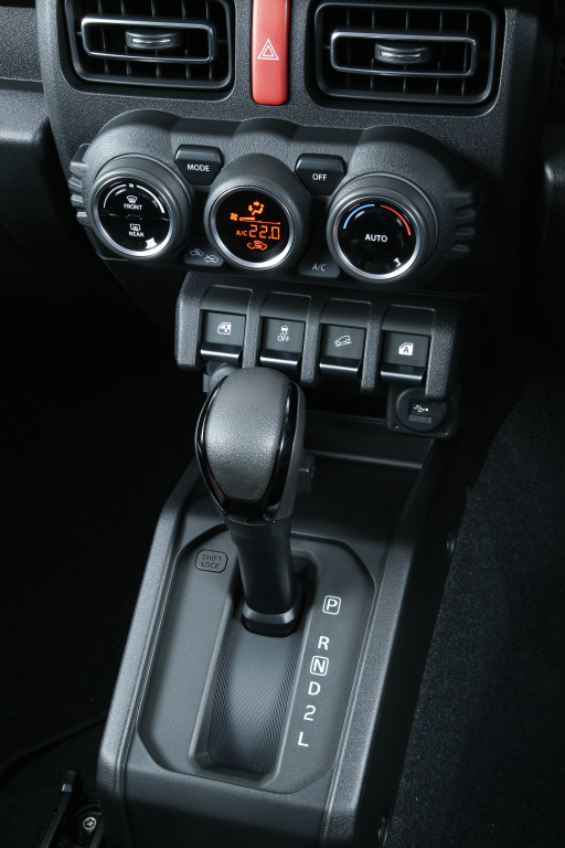 铃木吉姆尼越野车试驾,铃木吉姆尼麋鹿测评