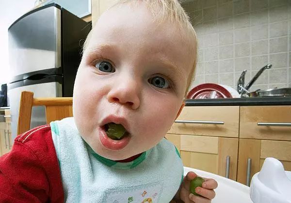 宝宝突然厌奶又嗜睡,宝宝突然厌奶怎么回事