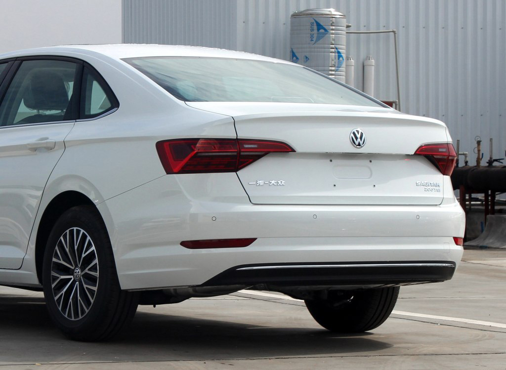 这台“小*萨特帕**”，次低配车型1.2T+5挡手动，13.89万值得买吗？