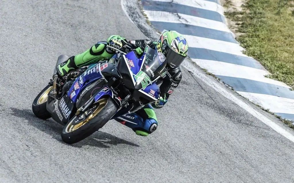 衣品超级好的男明星,王嘉尔穿的蔡徐坤同款衣服