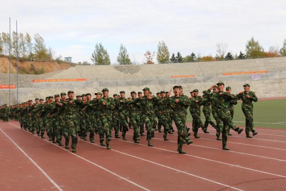 长春建筑学院开学季,长春建筑学院2023军训晚会