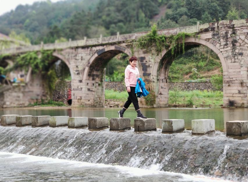 探访悬崖峭壁,大峡谷绝壁长廊