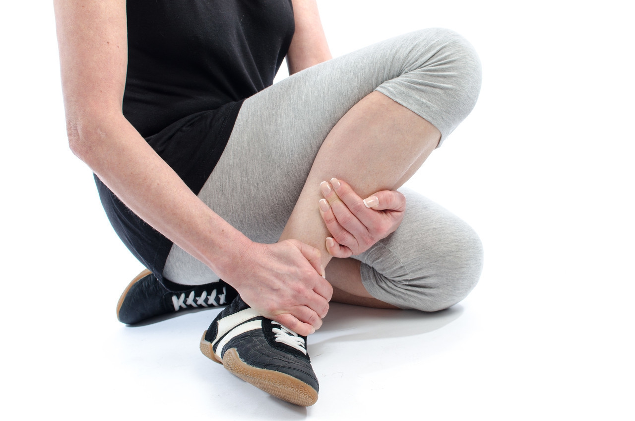 跑步脚踝疼的恢复方法,跑步脚踝内侧上方疼