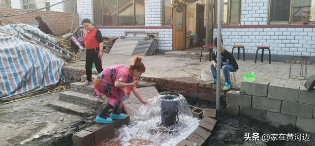 打井出一口水井,农民打井打出一口喷泉完整视频