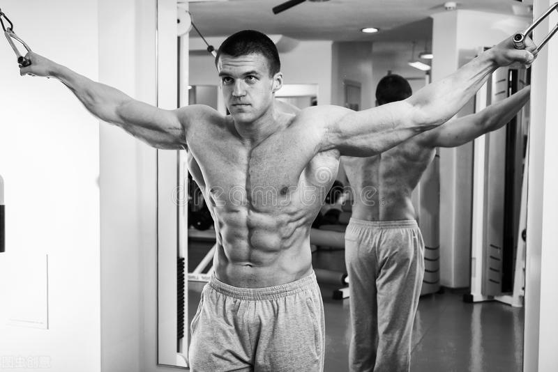 瘦子健身怎么补充增肌粉,新手健身怎么吃增肌粉