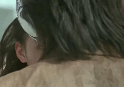 谢霆锋王菲复合后牵手视频,谢霆锋说不会结婚的视频