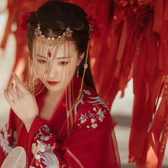 不染世俗的古风女头真人,有意境古风女头真人版