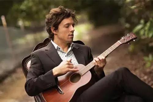 现在年轻人压力大的歌曲,最近压力比较大听首歌来减减压