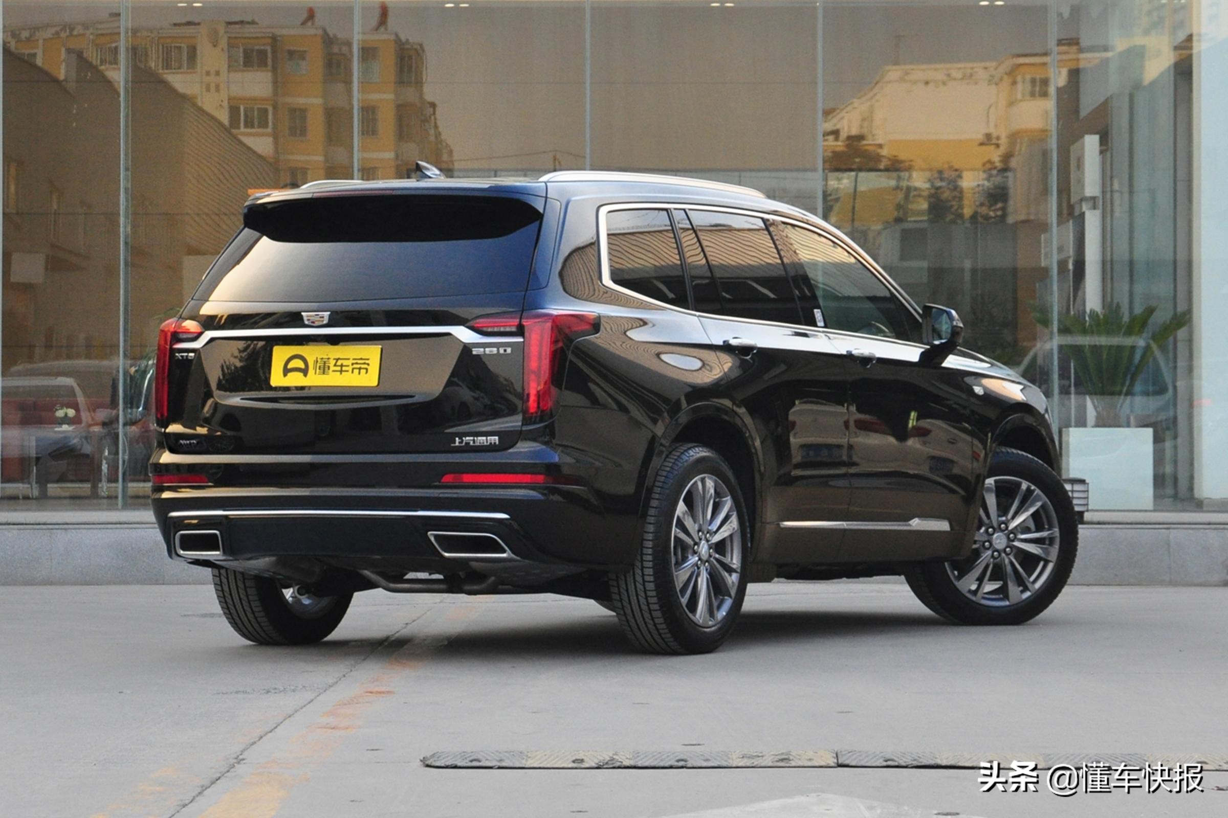 豪华大型三排suv,豪华suv凯迪拉克试驾