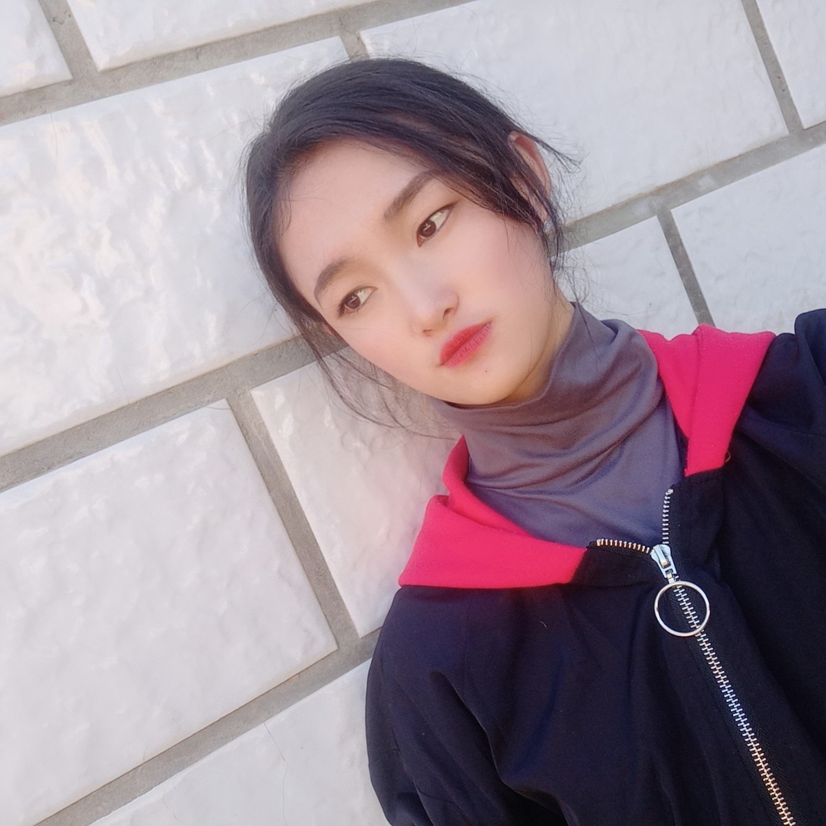 世界首富竟对自家那个窝囊女婿下跪喊师傅，丈母娘目瞪口呆