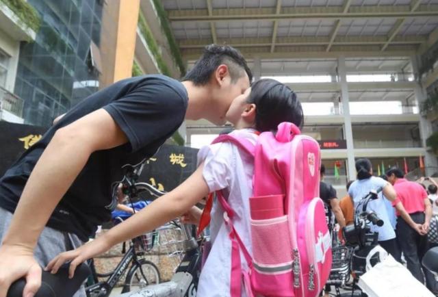 孩子上学农村户口转城市户口好吗,孩子想要在城里上学需要迁户口吗