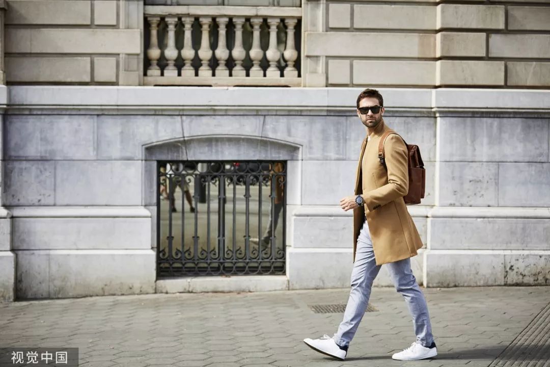 出差见客户双肩包,轻便双肩包出差不压肩膀