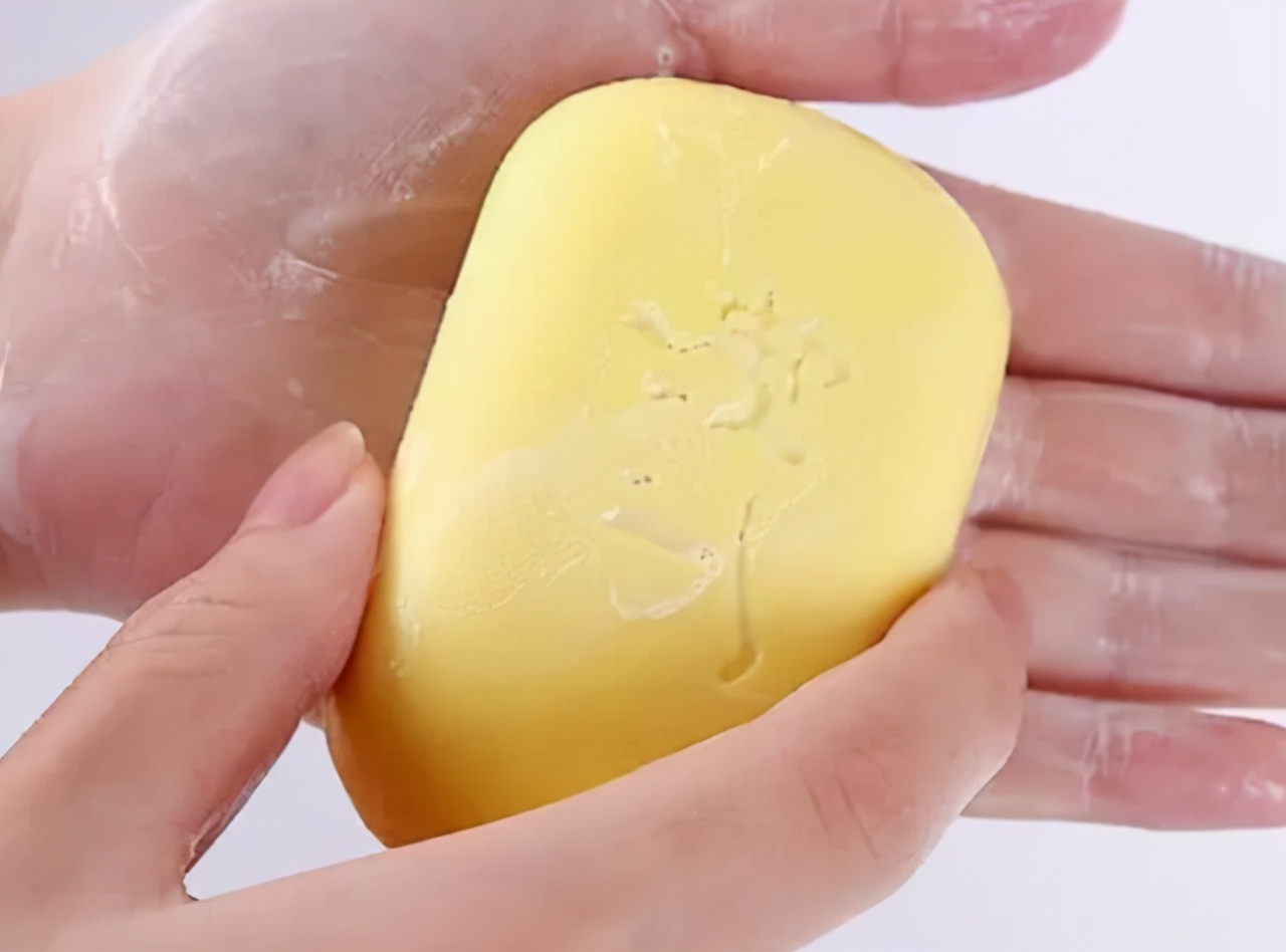 硫磺皂洗澡真实案例,一女子坚持硫磺皂洗头半年