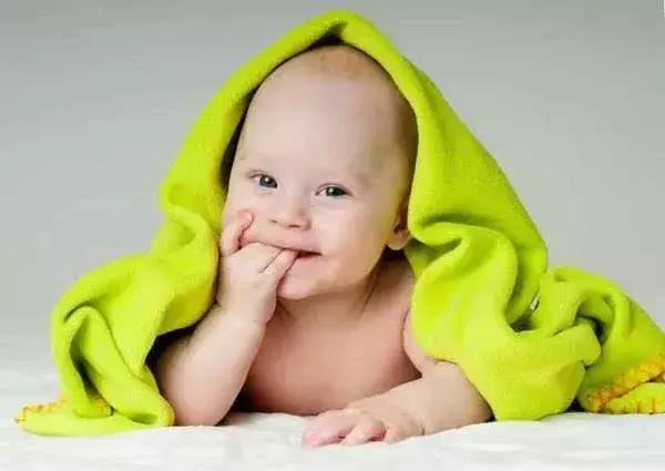 育婴师怎么处理宝宝疾病,育婴员关注婴幼儿发育状况