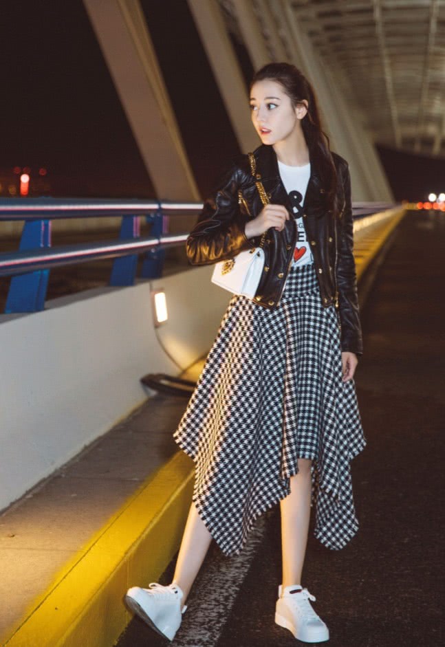 迪丽热巴同款竖条纹裤,迪丽热巴穿的格子裤