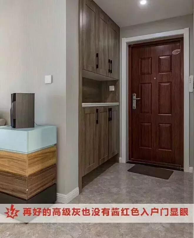 福熙钢包木双色防盗门让家装更协调，当代装修新选择……