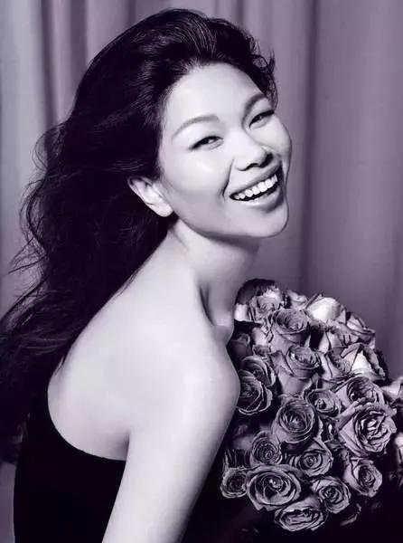 吕燕这么丑为何会成为超模,名模吕燕的长相