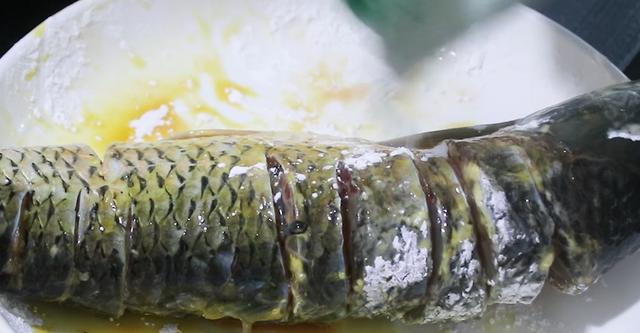 草鱼这样做麻辣鲜香好吃又入味,草鱼创意新吃法香嫩可口