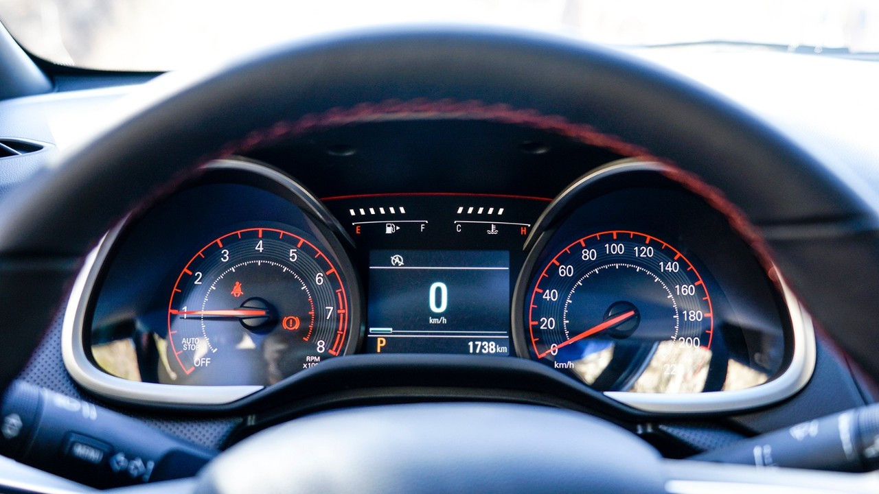 雪佛兰全新科鲁兹rs赛道动态表现,雪佛兰科鲁泽rs三缸车能不能买