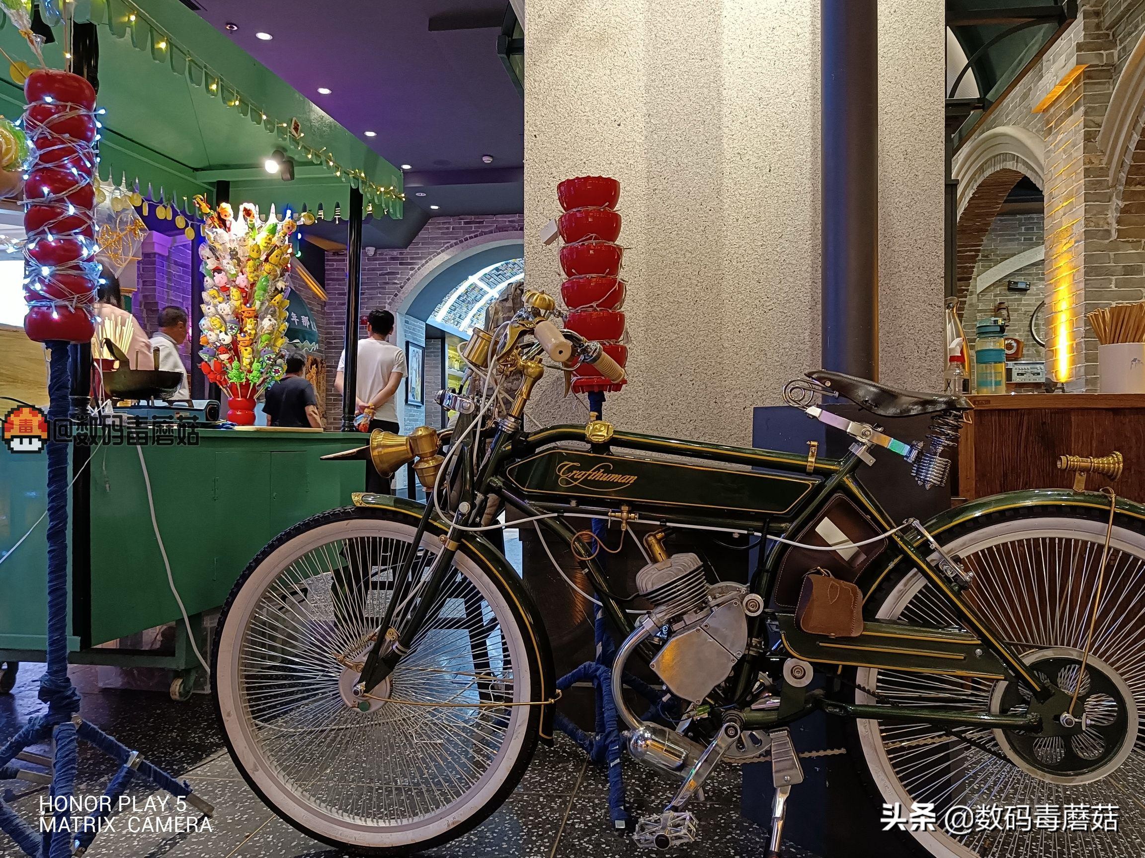 荣耀play5防水测试,轻薄便携式无线充电