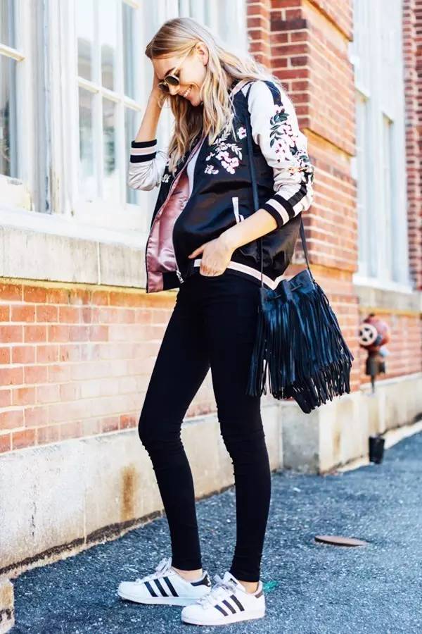 放弃你的风衣吧，2020年最受欢迎的是“棒球服”，明星潮人都爱