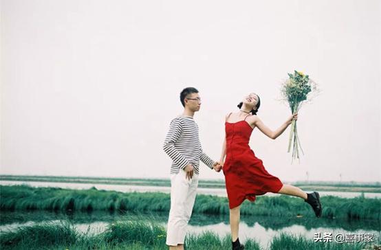 清新唯美的婚纱照简单才最美,青岛春天外景婚纱照