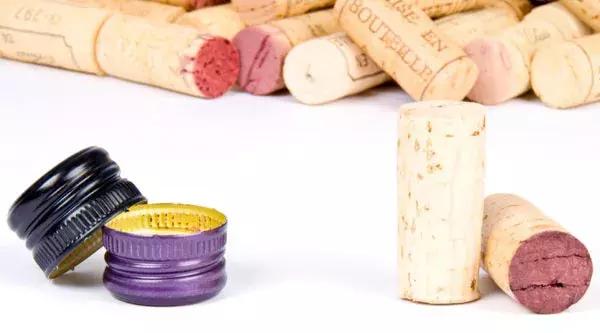 葡萄酒橡木塞和螺旋盖的区别,葡萄酒螺旋盖和木塞哪个好