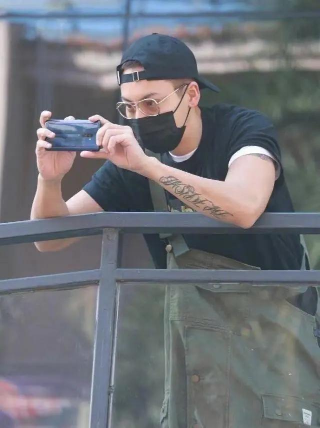 陈伟霆近期恋情,陈伟霆跟国际超模合照