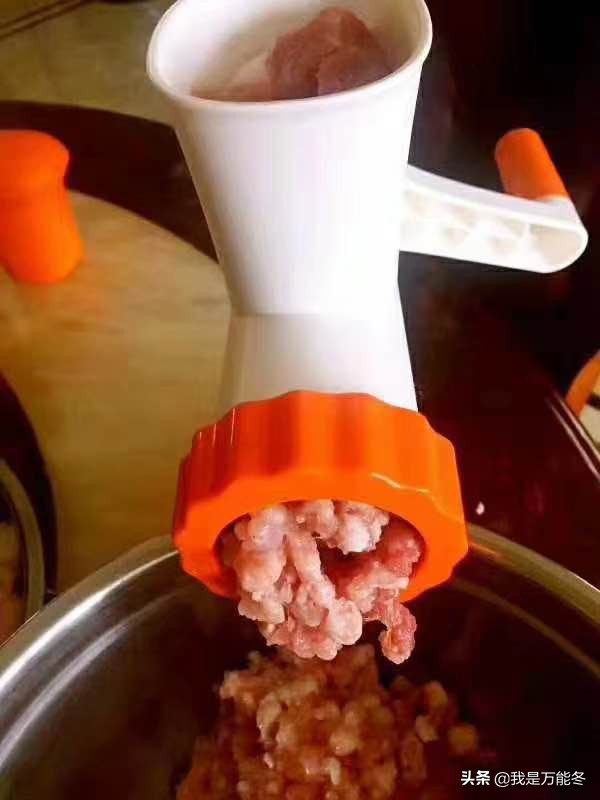 奶奶秘方腌香肠的做法,奶奶亲手制作的香肠