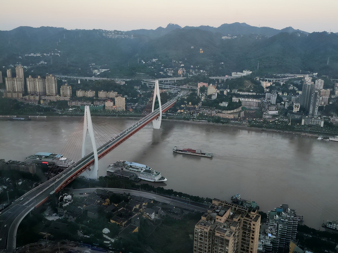 千寻雾海高空江景酒店,千合日善高空江景酒店电话