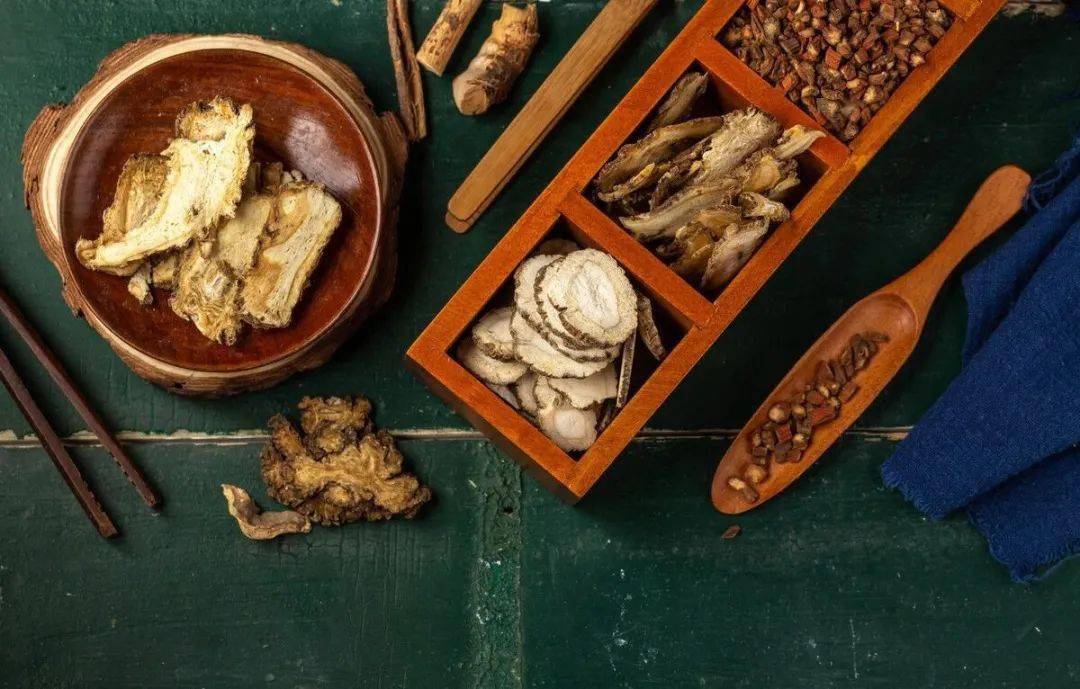 夏天怕冷不能吹空调中医怎么调理,冬天手脚冰冷怎么办最有效方法