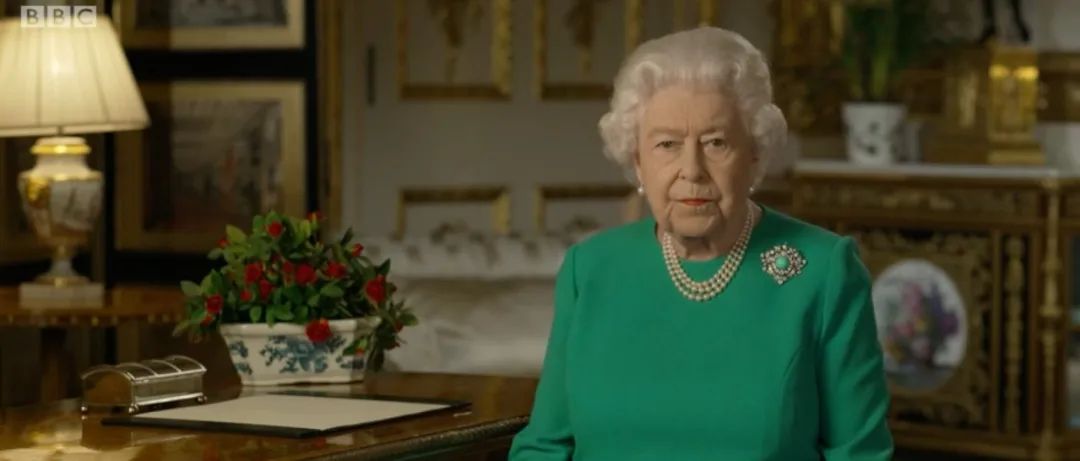 女王率先接种疫苗,圣诞和亲王在温莎安静度过,往年如何过圣诞?