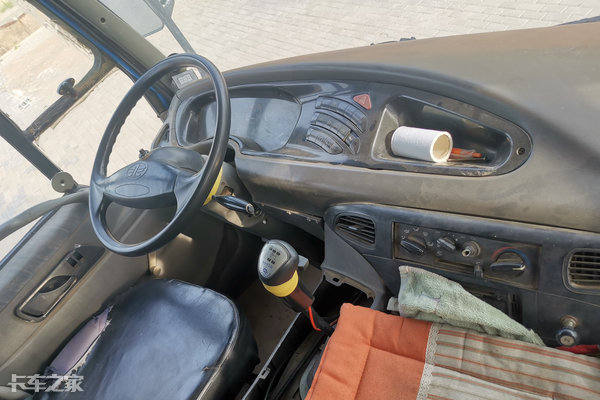 青岛解放jh6生活舱房车,史上最豪华的解放卡车