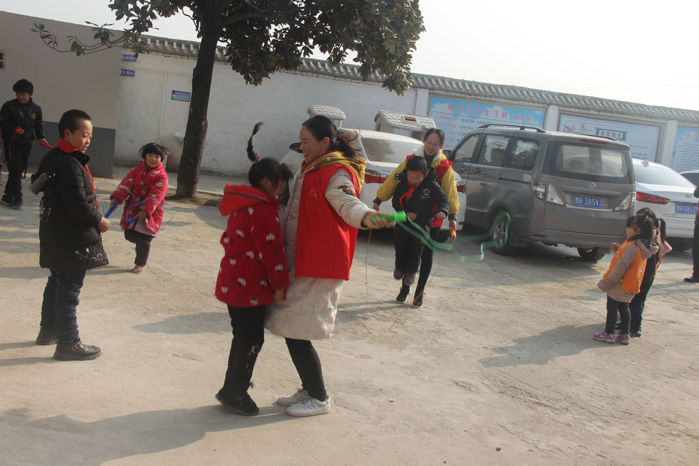 南阳市爱心助学,邓州市小草义工队