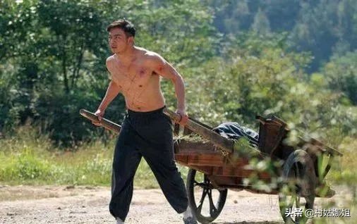 这8个男星长相普通且气质邪痞,盘点8大油腻男星