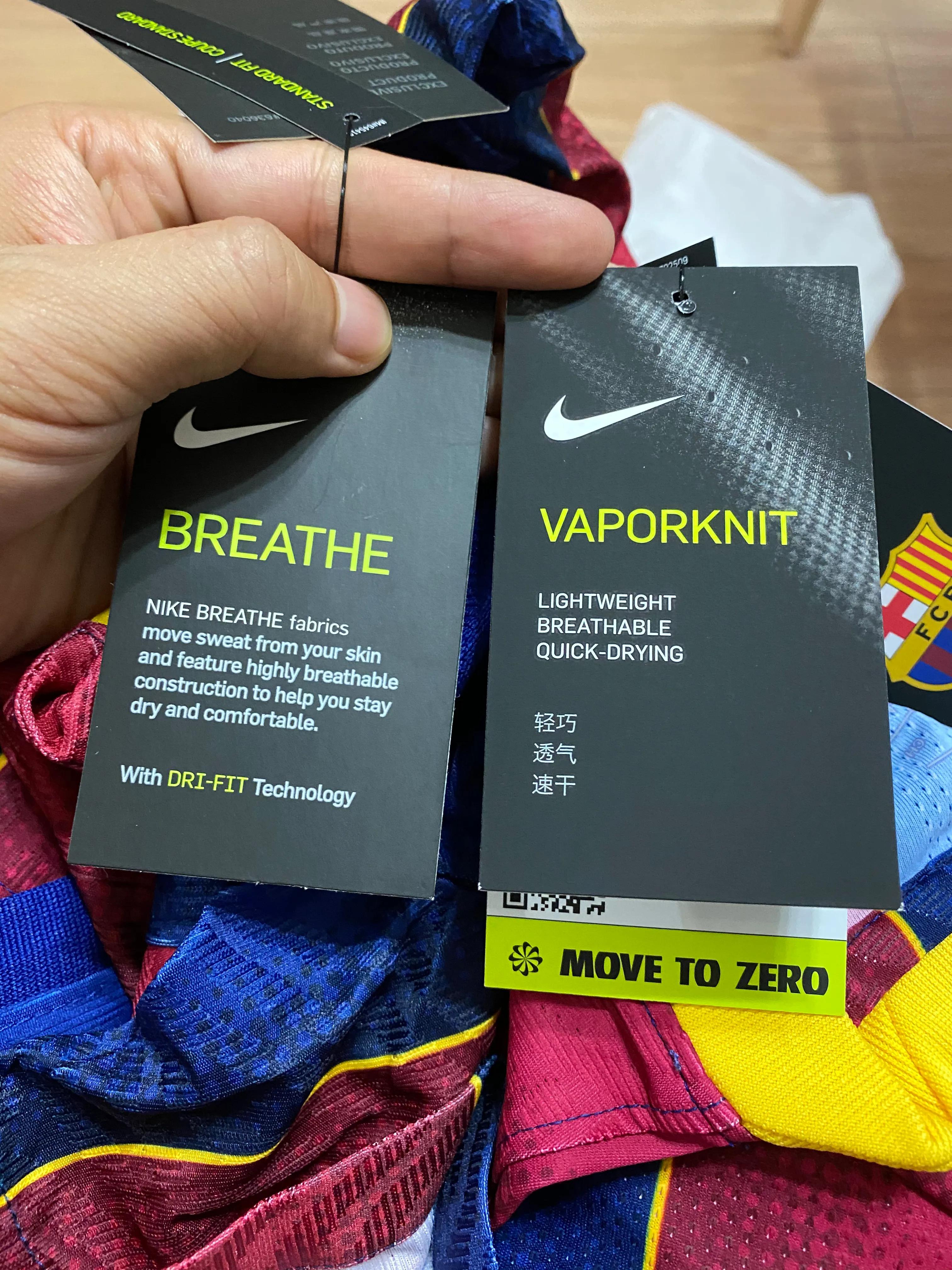 巴萨2021球衣真假对比,现在的巴萨新版球衣