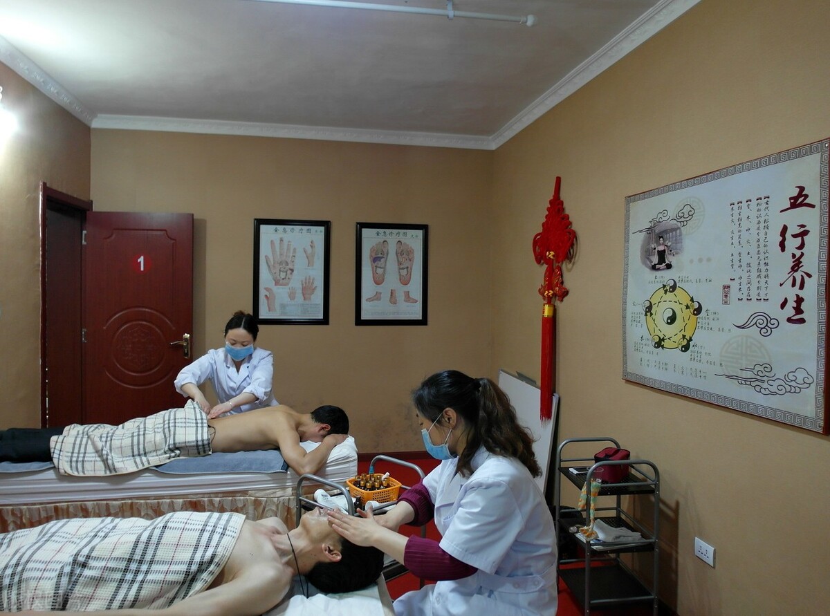 开养生馆月入十万,开养生馆半年挣3000万