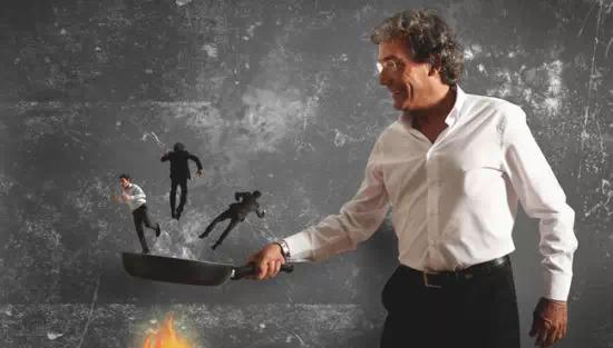 閬亣瑁佸憳濡備綍搴斿,棰嗗瑁佸憳濡備綍搴斿