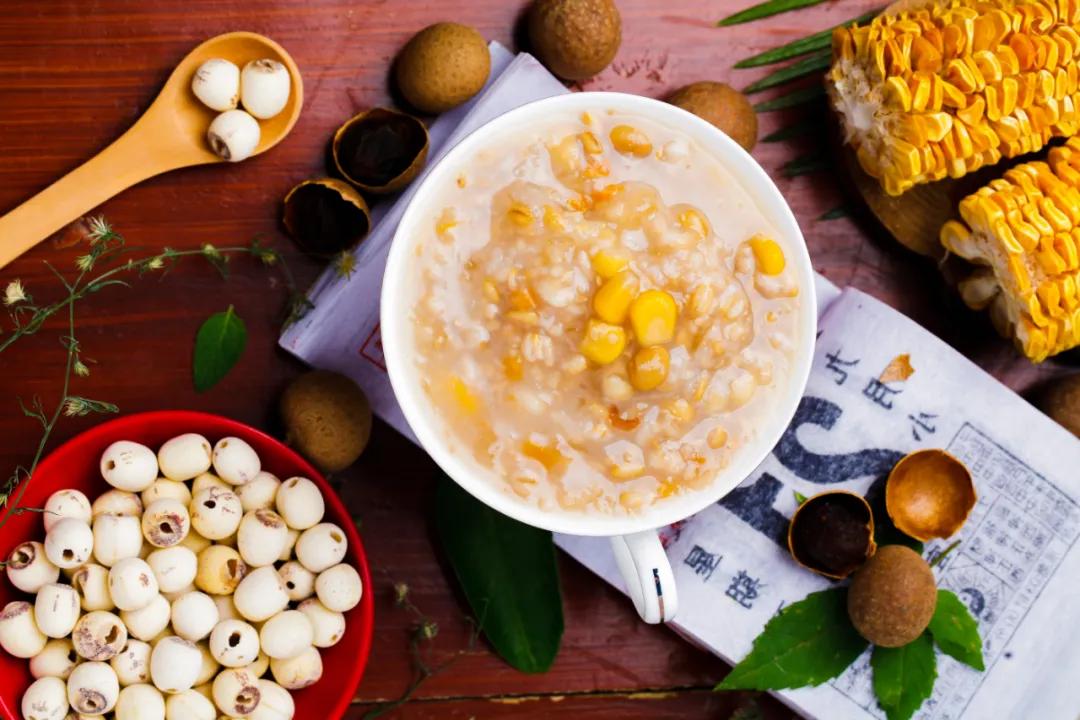 春夏之交，用好几个食疗方，浮肿、面黄、眼袋，轻松祛除