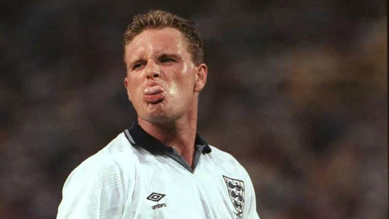 那个在兰州踢过甲B的英国天才:是酒鬼是性瘾者,半生被骂蠢货!