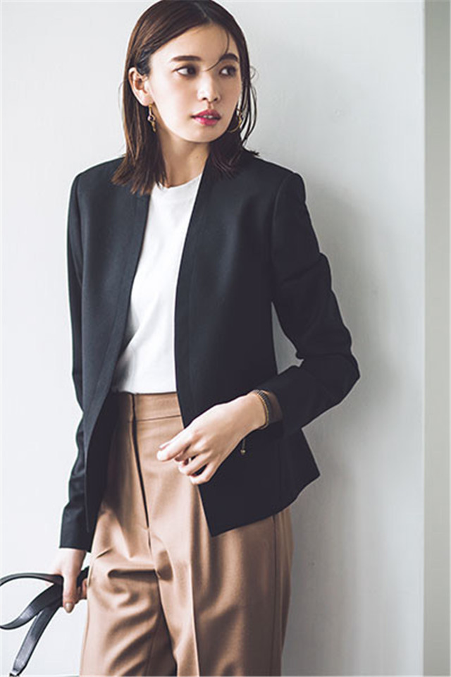 阔腿米色裤子穿搭高级感,有些女孩子好会穿衣服