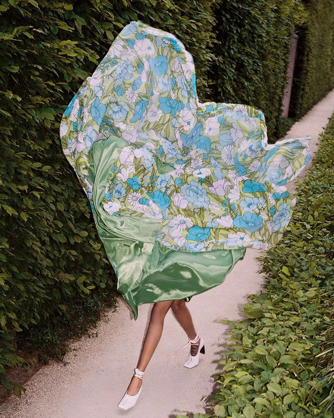 秋冬千万别买这双鞋太时髦了 (秋冬千万别穿这5双鞋太时髦了)