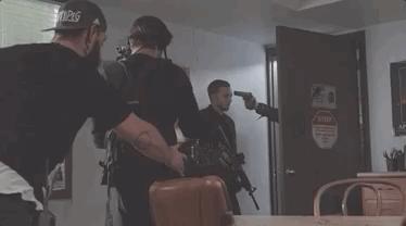 风骚律师秒变JohnWick，这部限制级动作片，不止连环暴头那么简单